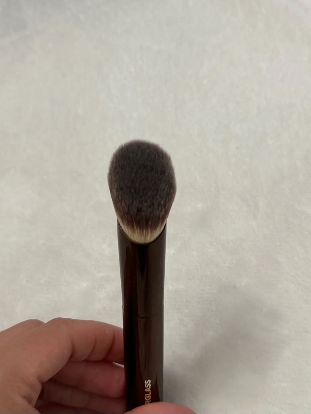 Hourglass Ambient Soft Glow Foundation Brush